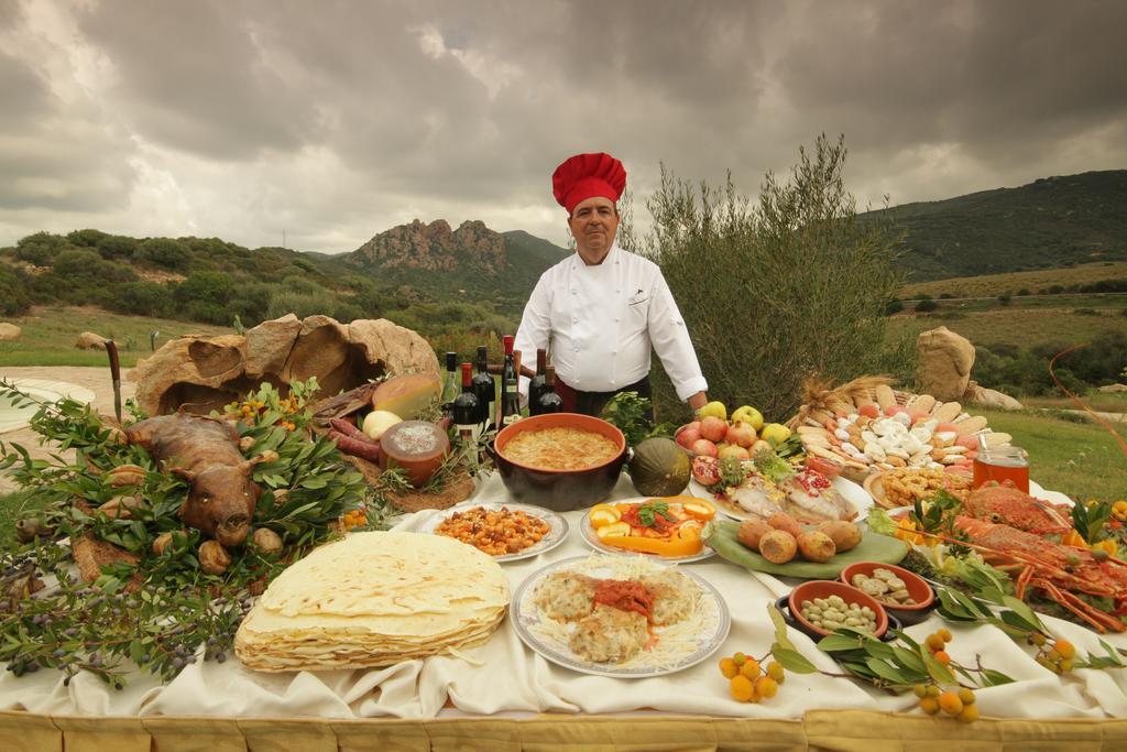 Hotel Ristorante La Tana Di Li Mazzoni Trinita d'Agultu e Vignola Ngoại thất bức ảnh