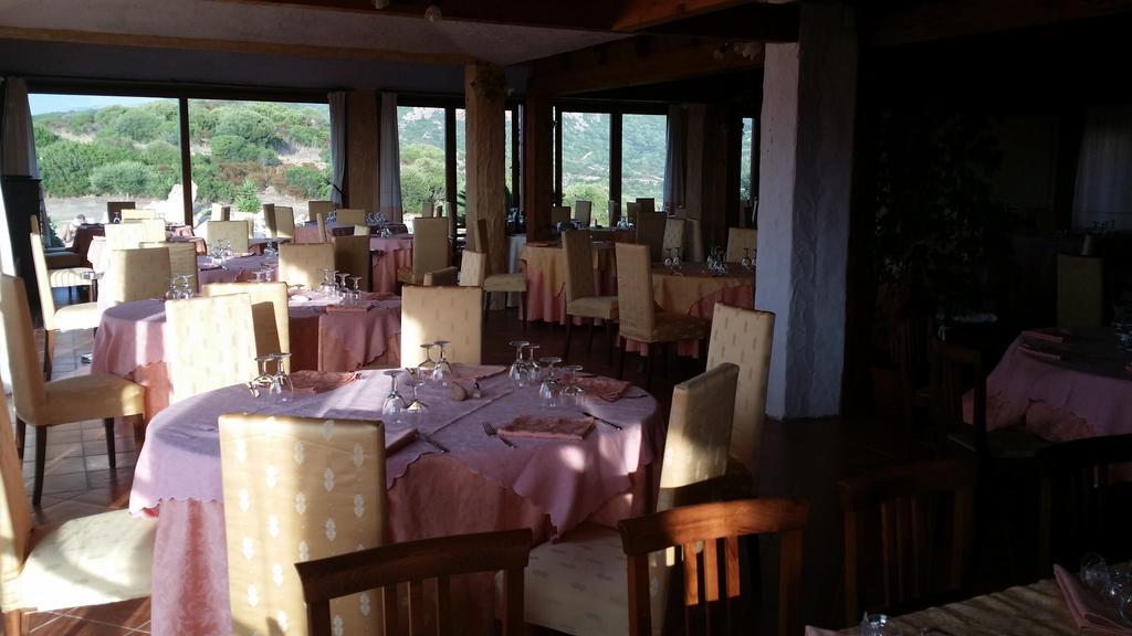 Hotel Ristorante La Tana Di Li Mazzoni Trinita d'Agultu e Vignola Ngoại thất bức ảnh