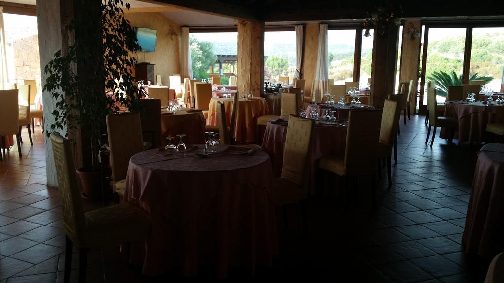 Hotel Ristorante La Tana Di Li Mazzoni Trinita d'Agultu e Vignola Ngoại thất bức ảnh